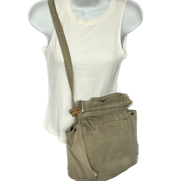 Tilley Endurables Bag Pick Pocket Proof Green Shoulder Adjustable Strap Worn - - Picture 2 of 10